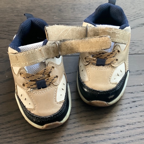 Osh Kosh Sneakers - Picture 10 of 10